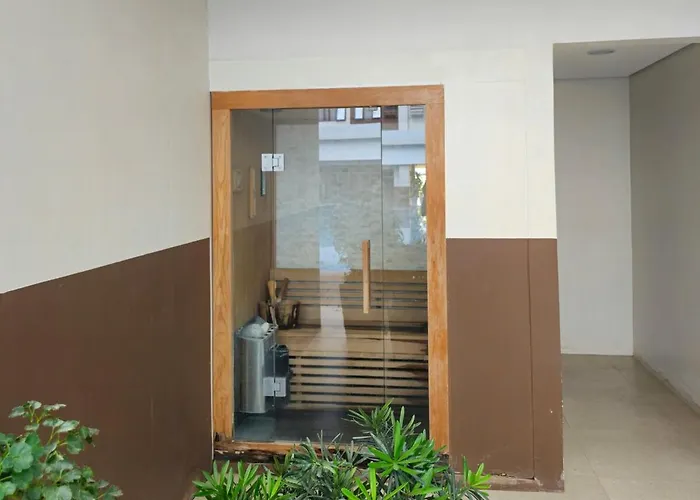 Lägenhet Cozy Luxe With Balcony - Spacious Studio, Near It Park, Fast Wifi, Netflix