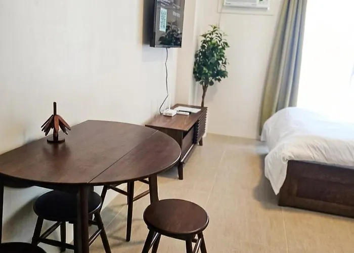 Cozy Luxe With Balcony - Spacious Studio, Near It Park, Fast Wifi, Netflix * Cebu