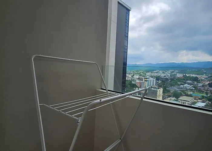Cozy Luxe With Balcony - Spacious Studio, Near It Park, Fast Wifi, Netflix Lägenhet Cebu