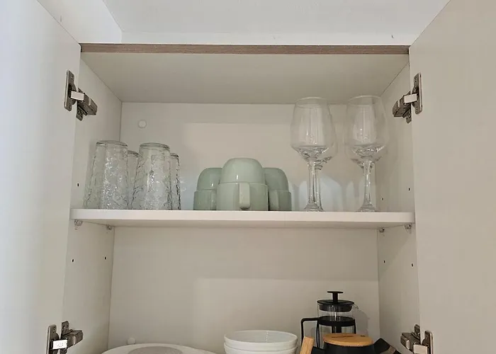Lägenhet Cozy Luxe With Balcony - Spacious Studio, Near It Park, Fast Wifi, Netflix
