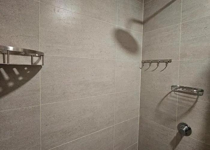 Lägenhet Cozy Luxe With Balcony - Spacious Studio, Near It Park, Fast Wifi, Netflix