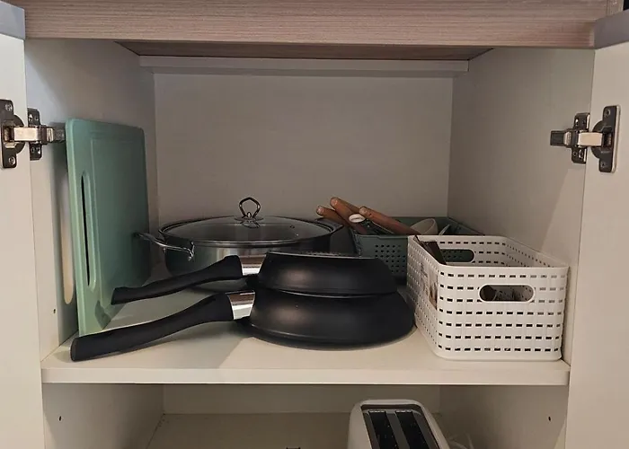 Cozy Luxe With Balcony - Spacious Studio, Near It Park, Fast Wifi, Netflix Lägenhet *